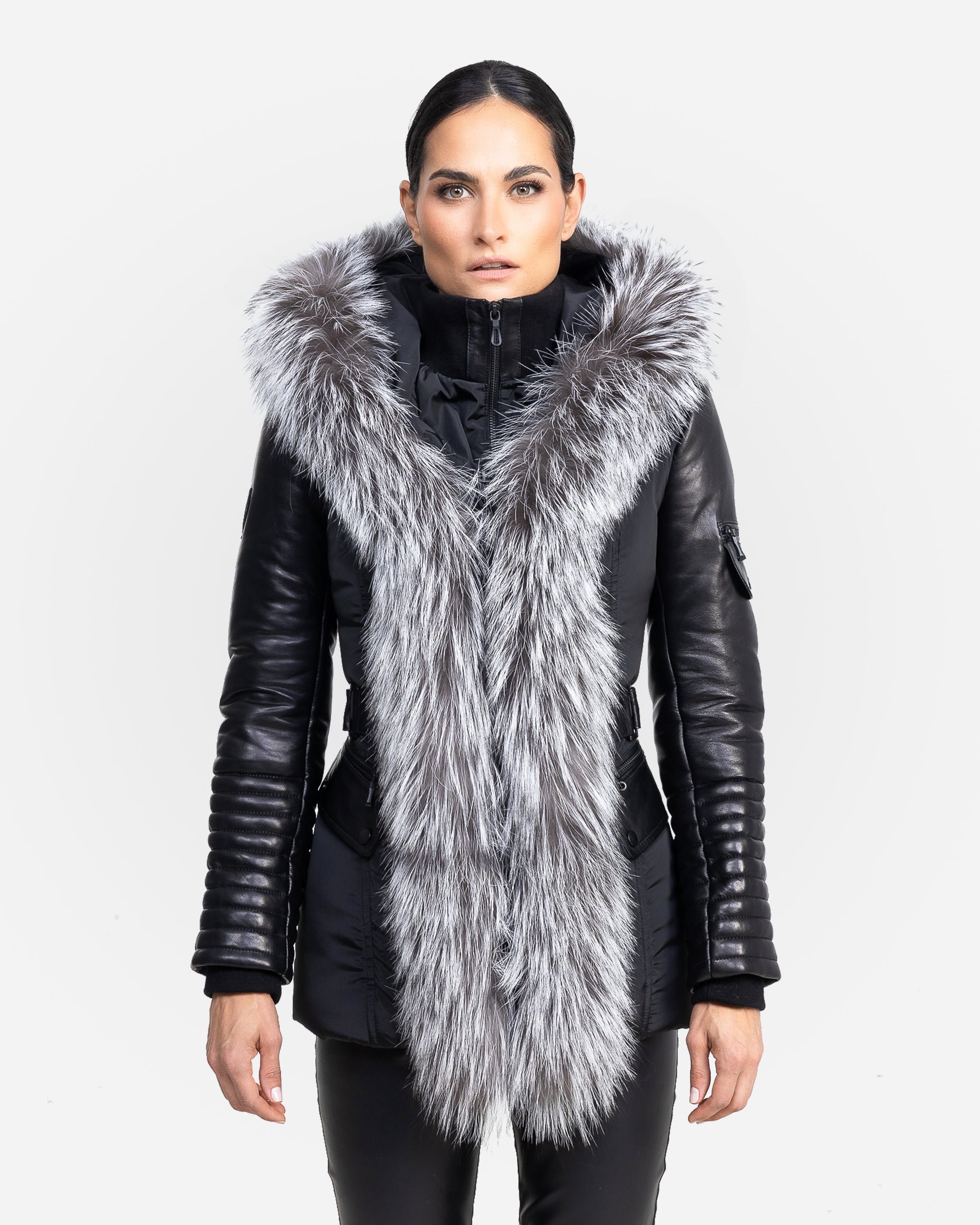 Veste à manches en cuir Kim avec fourrure de renard argenté