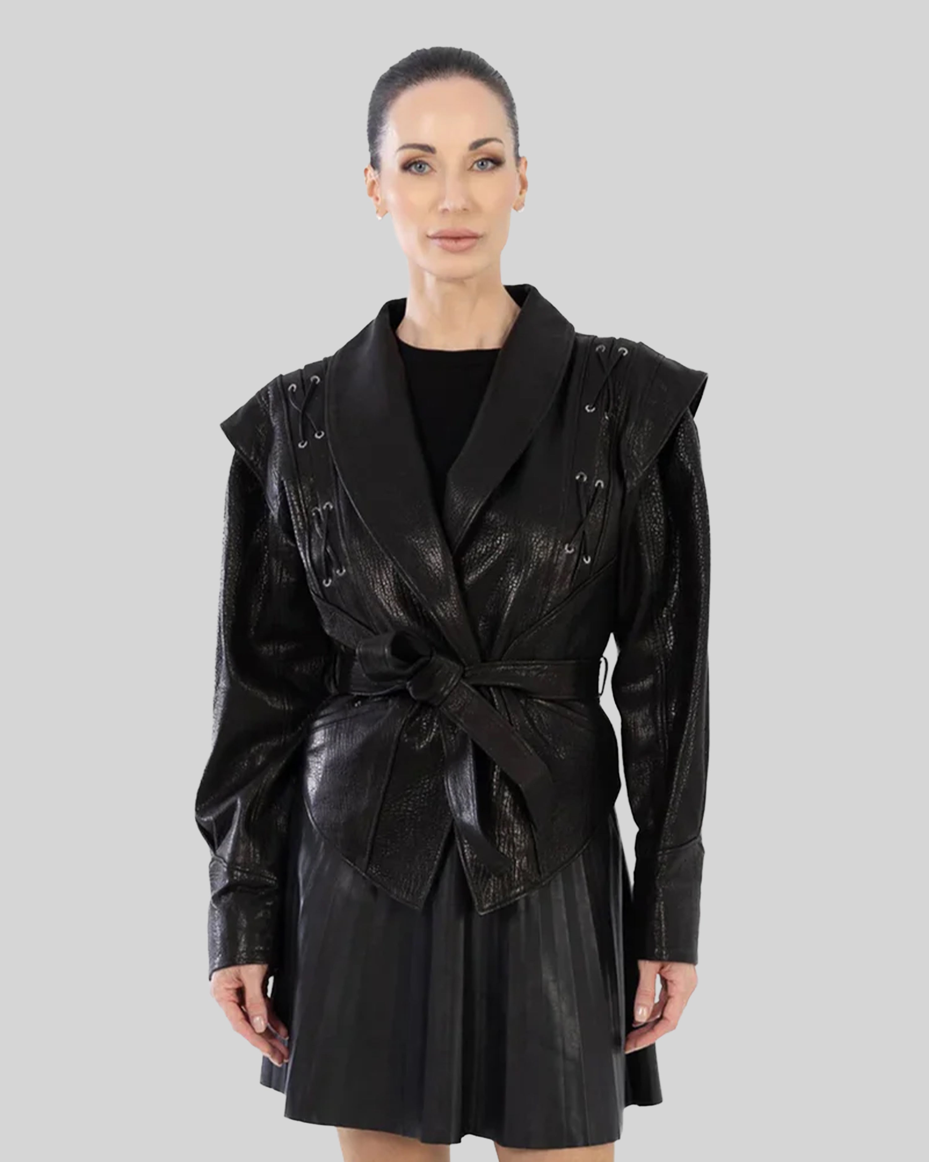 Veste courte en cuir cloutée SIENA