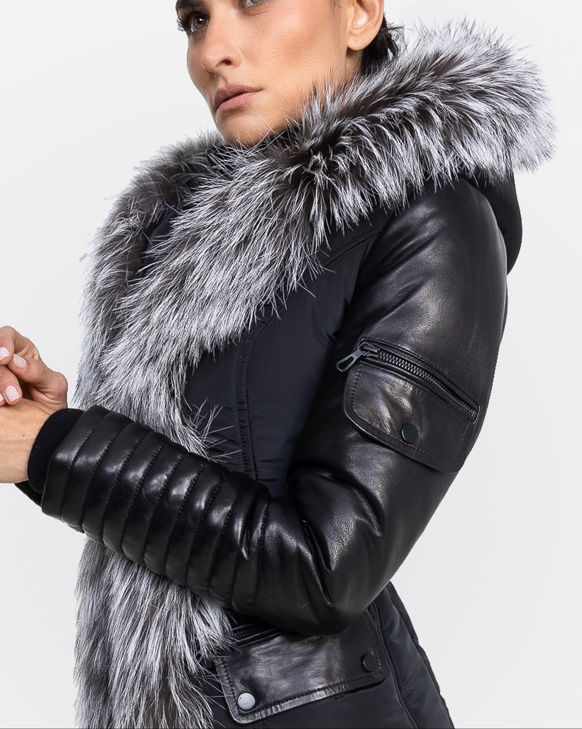 Veste à manches en cuir Kim avec fourrure de renard argenté