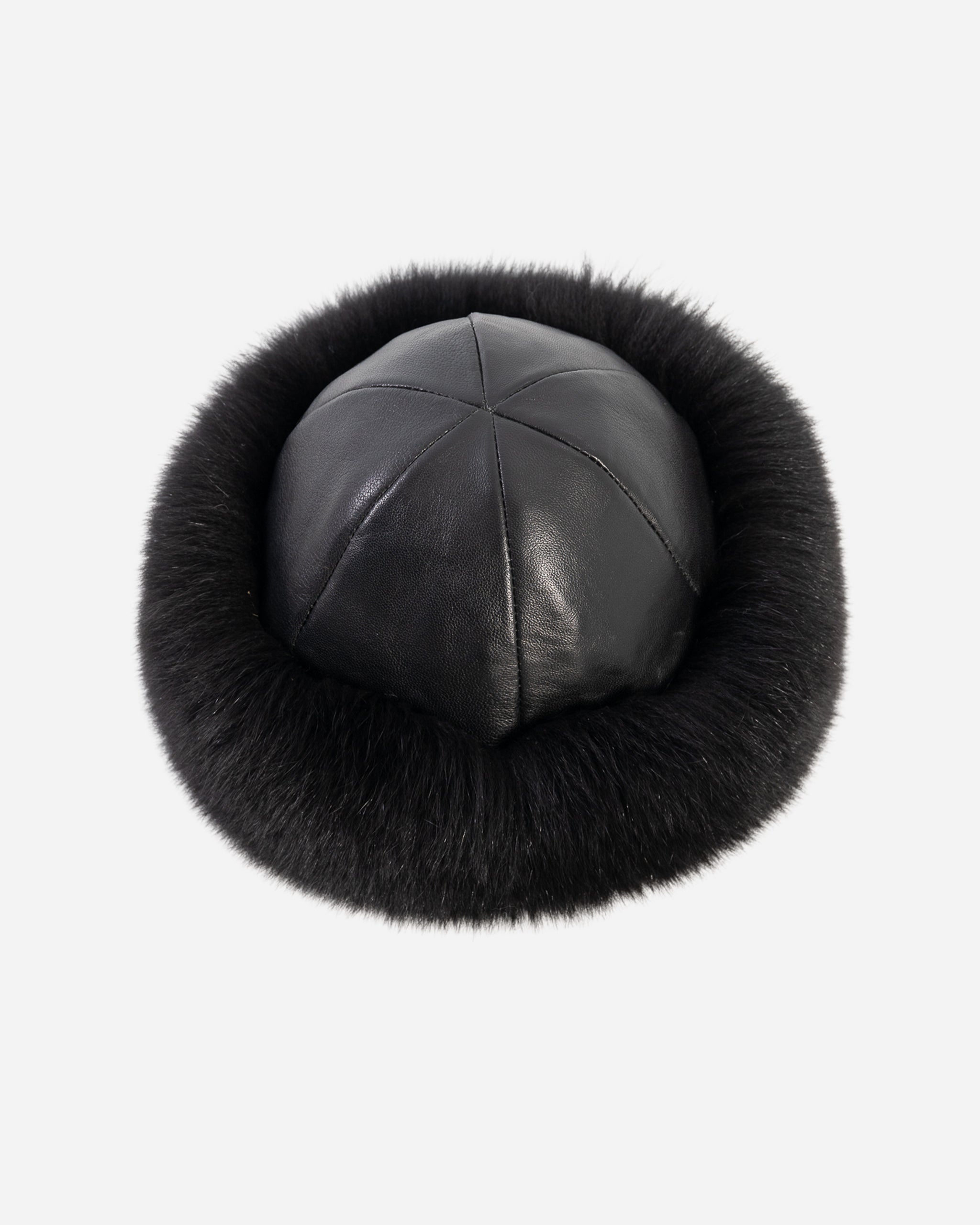 Chapeau en cuir et fourrure de renard noir